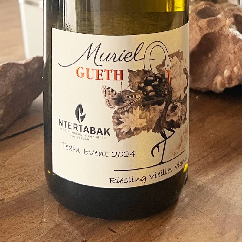 Vins d'Alsace bio à Gueberschwihr, dégustation, oenotourisme et séjours et une touche féminine 45 svg%3E